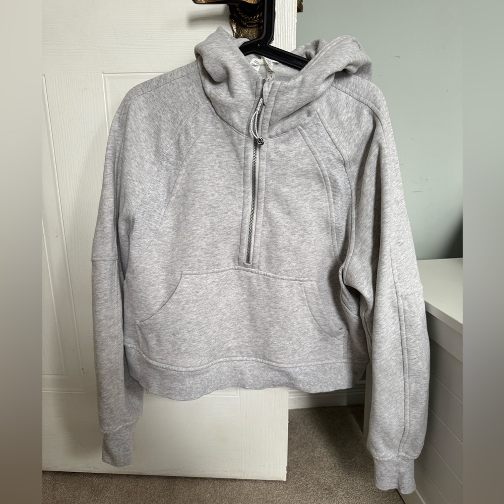 Lululemon cropped scuba